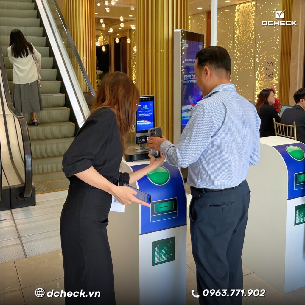 QR CHECK-IN LÀ GÌ? GIẢI PHÁP TỐI ƯU QUY TRÌNH ĐÓN KHÁCH TRONG SỰ KIỆN